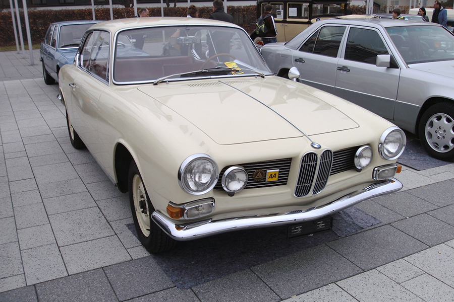 BMW 3200